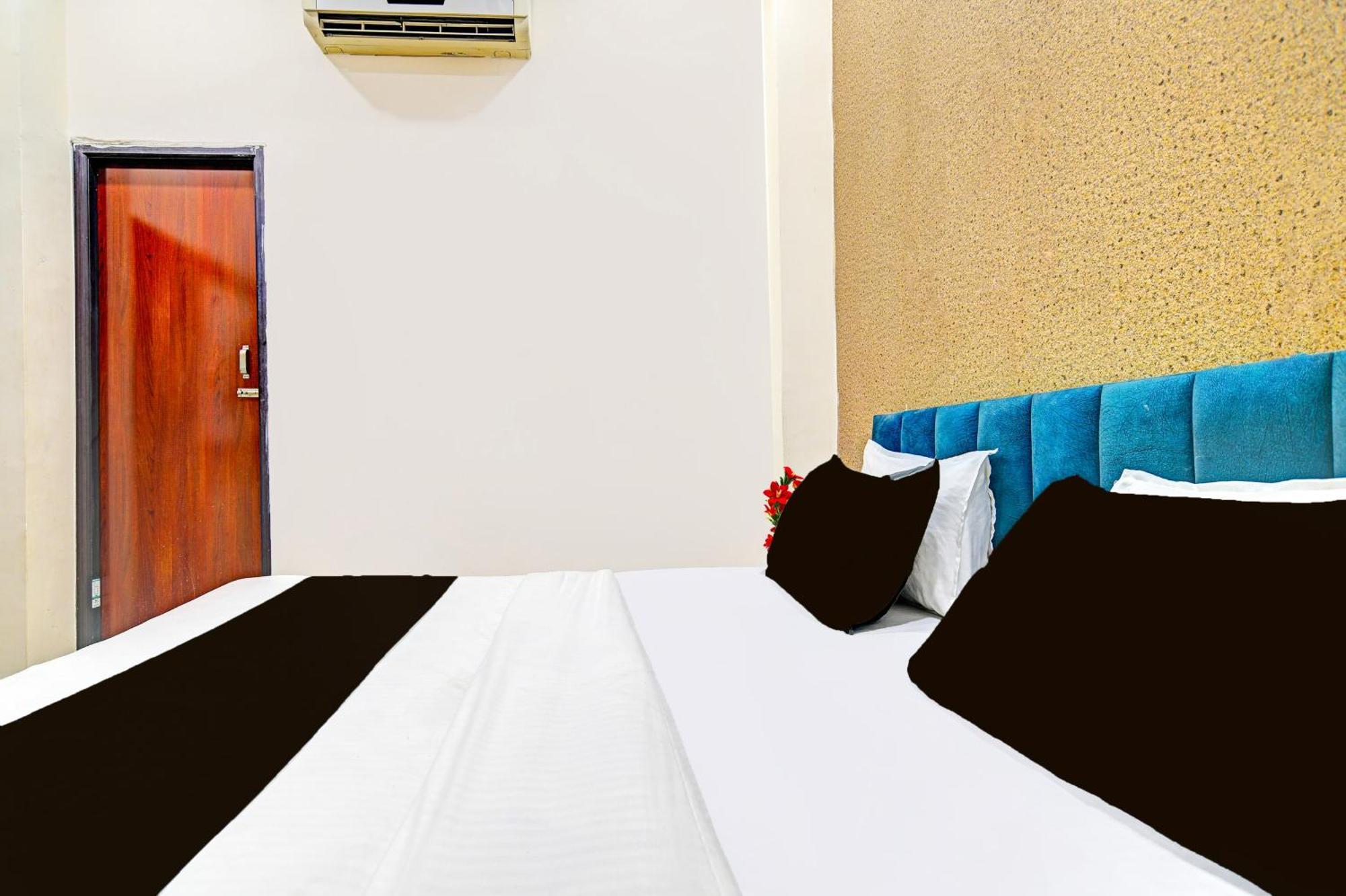Super Hotel O Hanuman Naka Ujjain Formerly Krishna Palace מראה חיצוני תמונה