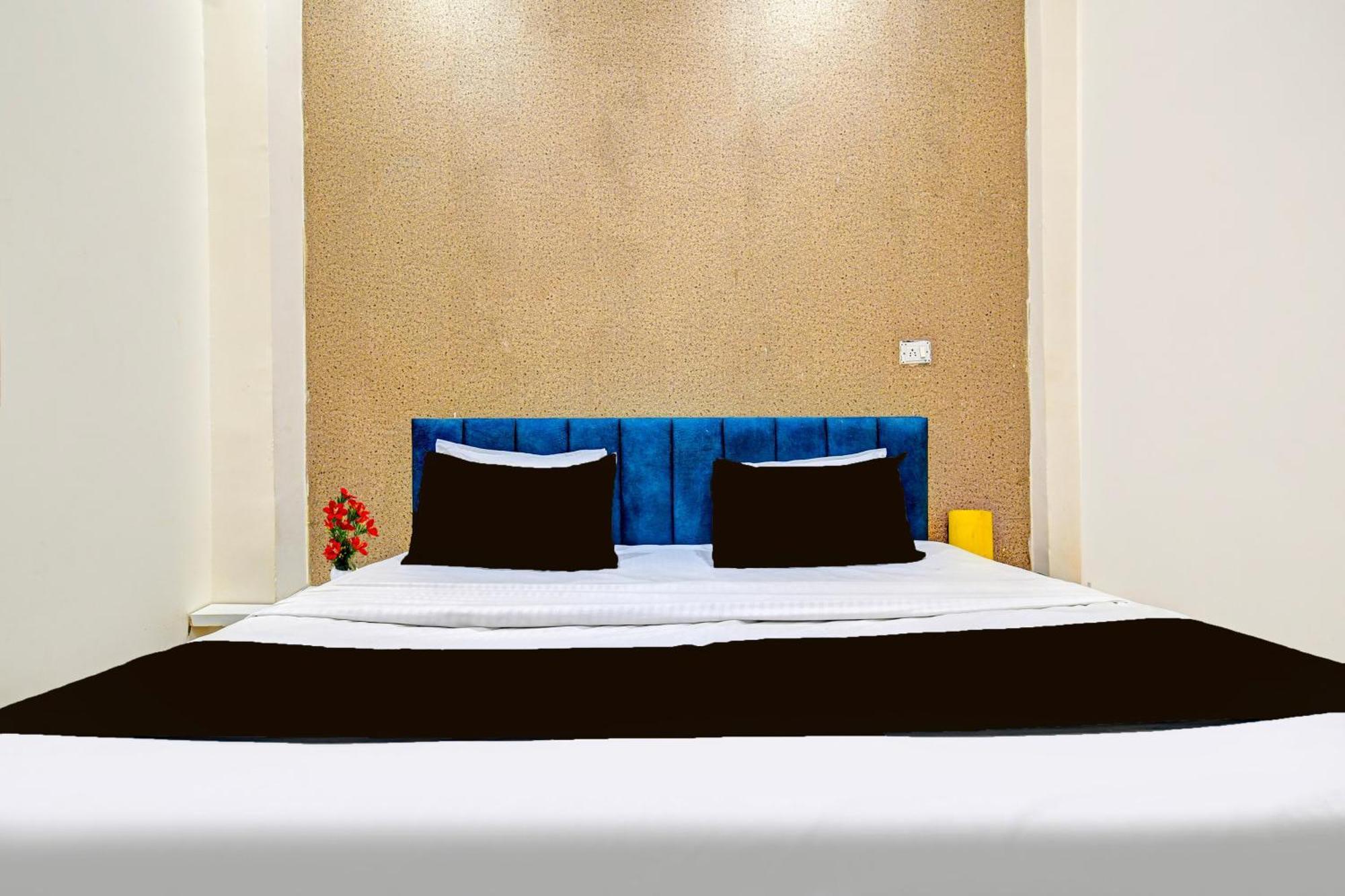 Super Hotel O Hanuman Naka Ujjain Formerly Krishna Palace מראה חיצוני תמונה