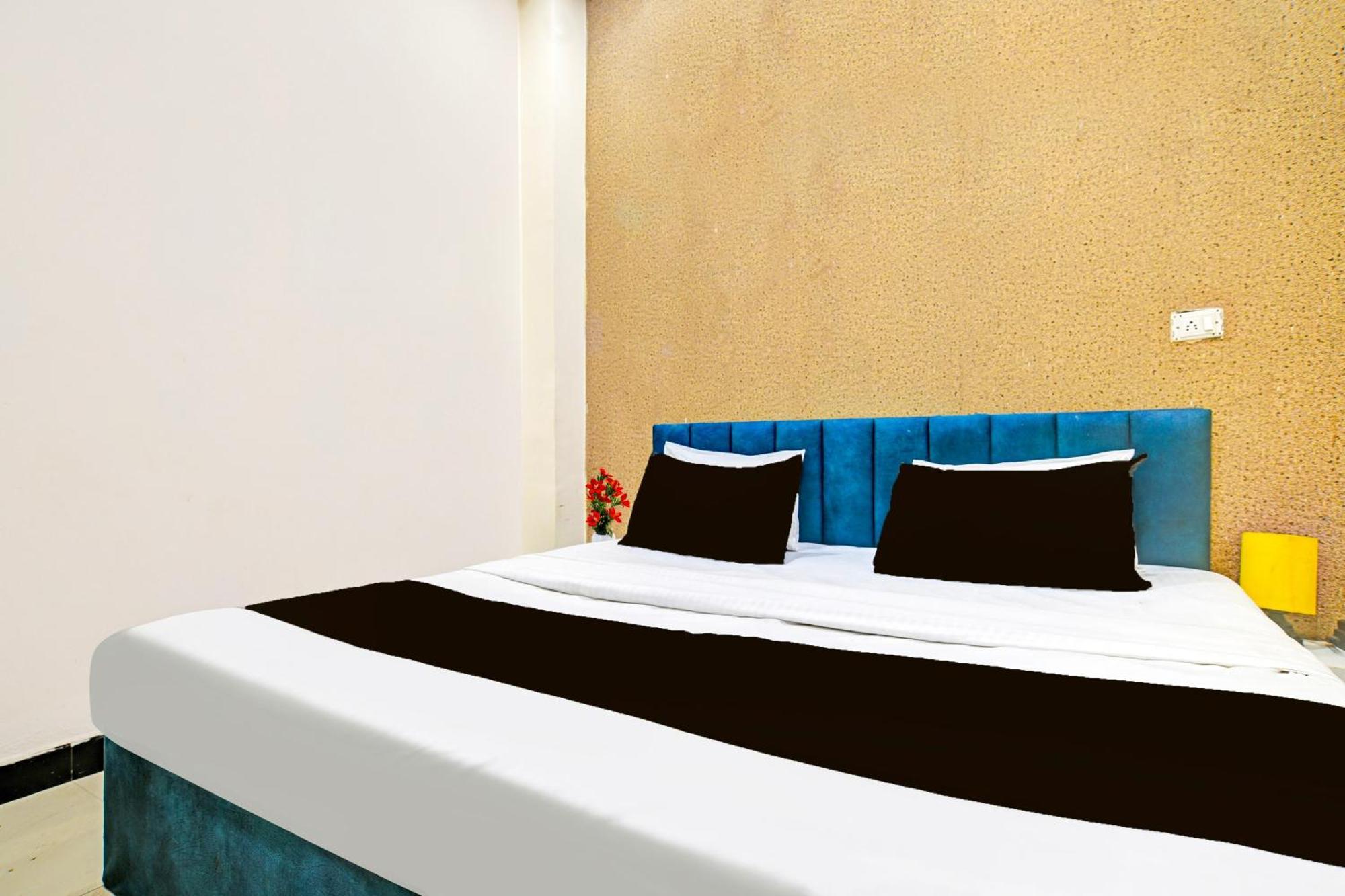 Super Hotel O Hanuman Naka Ujjain Formerly Krishna Palace מראה חיצוני תמונה